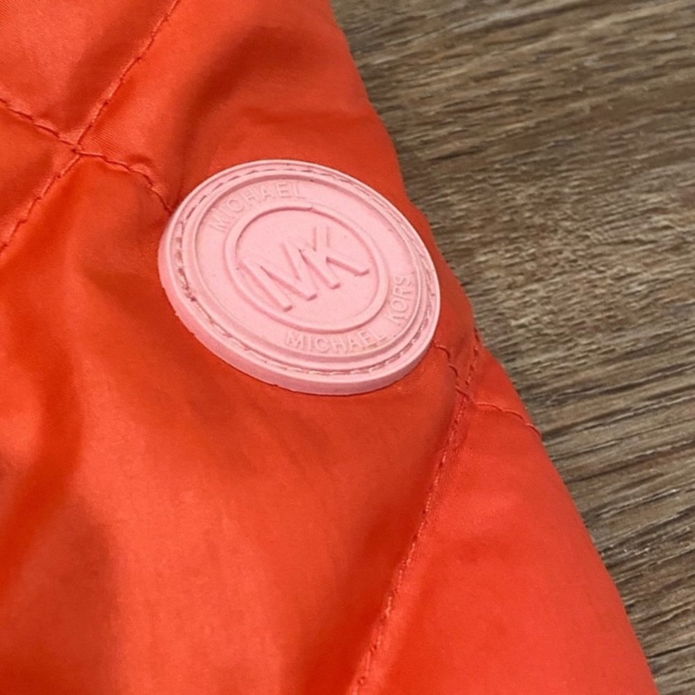 Micheal KORS Girls’ quilted puffer orange jacket - Picture 4 of 6